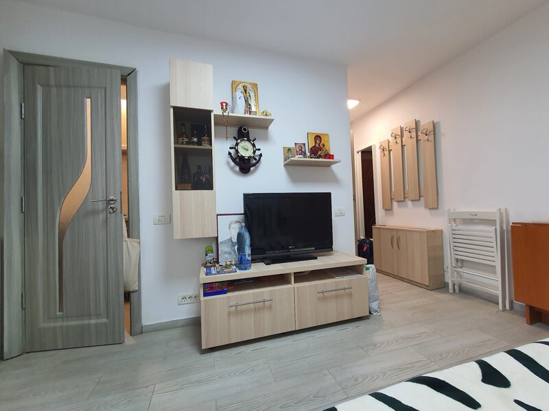 Piata Alba Iulia, adiacent, Strada Moise Nicoara, parter.