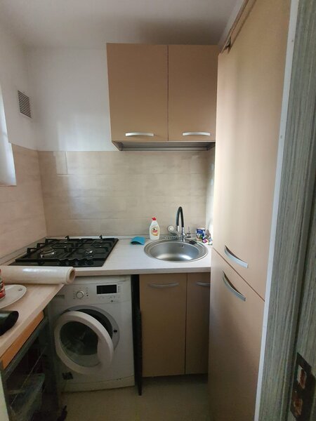 Piata Alba Iulia, adiacent, Strada Moise Nicoara, parter.